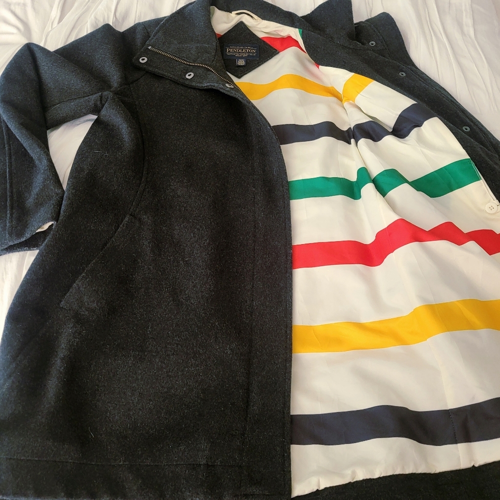 Pendleton Wool Cascade Campbell Dark Grey Coat Lined With Signature Stripes